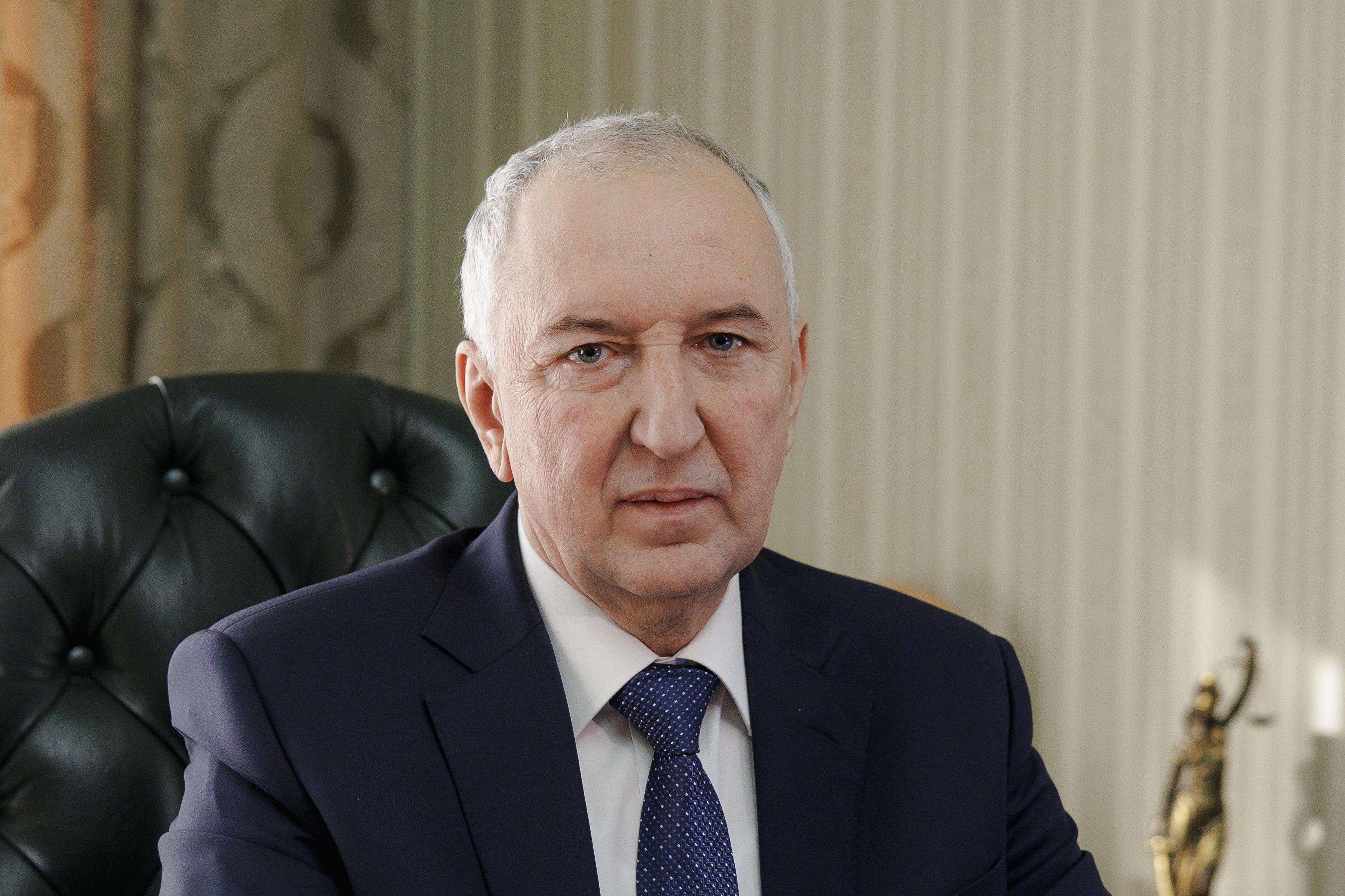 ВАЛЕРИЙ ЮРЬЕВИЧ. КРЫЛОВ РОЖДЕННЫЙБЫТЬ ЛИДЕРОМ